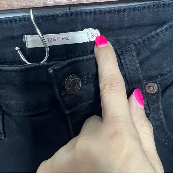 Levi’s 726 Flare Jeans Size 30 Black High Rise Stretch Denim - Picture 6 of 9